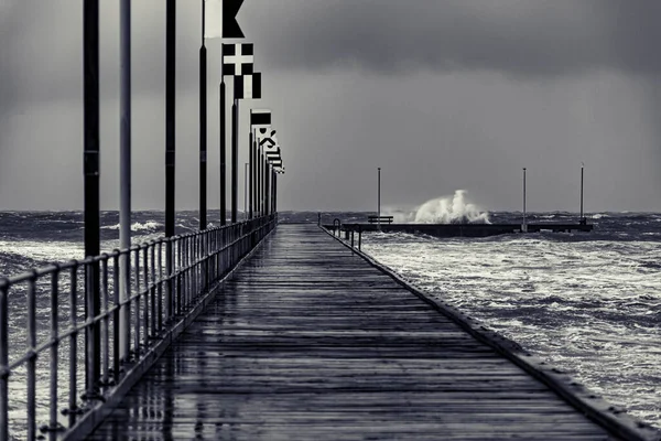 Moody Frankston Pier Waves Crashing Windy Storm — Stock Photo, Image