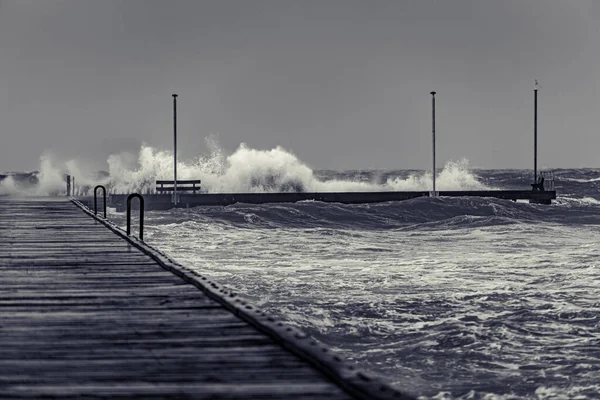Waves Crashing End Frankston Pier Gloomy Stormy Day Black White — Stock Photo, Image