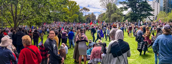 Melbourne Victoria Australia November 2021 Flagstaff Gardens Park Thousands Gather — Stock Photo, Image