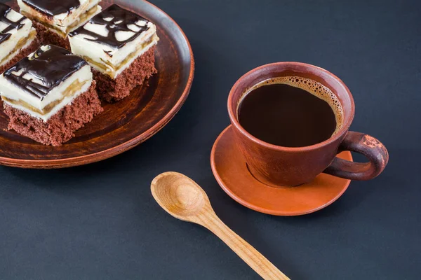 Cup Coffee Dark Table Pieces Delicious Chocolate Cake Cream Chocolate — стоковое фото