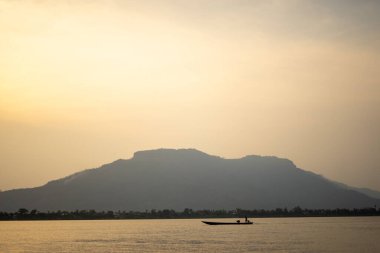 Laos 'un güneyinde Sunset View Mekong Nehri