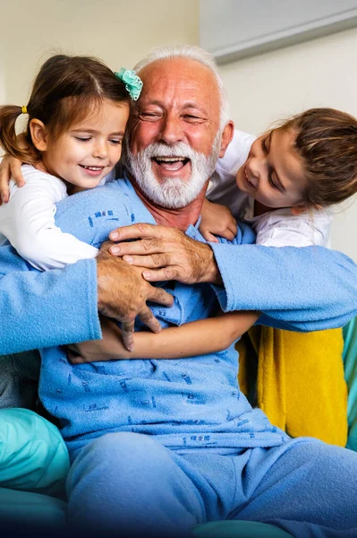 Happy Laughing Grandfather Playing Having Fun His Grandchildren Together Family — Stock Photo, Image