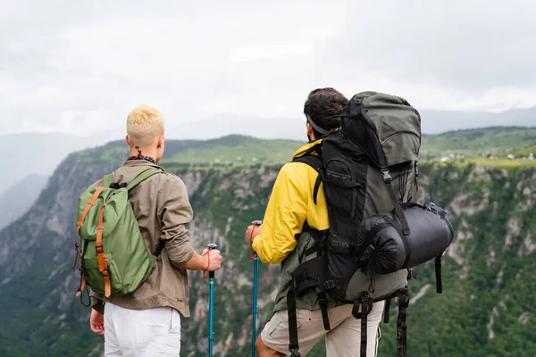 Backpacker Camping Wandern Reise Outdoor Trekking Konzept — Stockfoto
