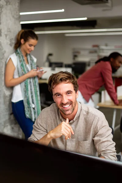 Happy Business People Having Fun Chatting Workplace Office Business Office — Stock Photo, Image