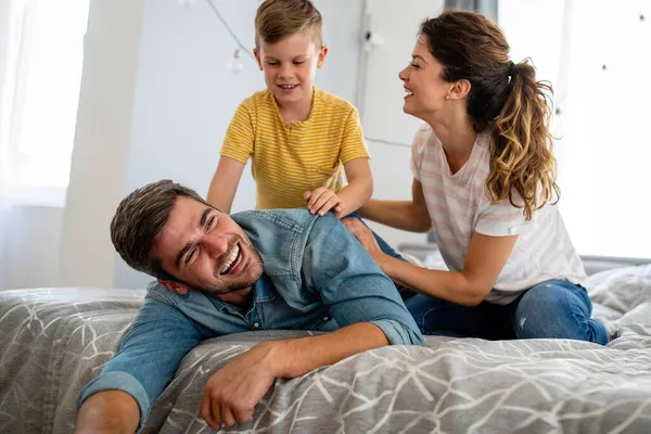 Gelukkig Familie Hebben Plezier Tijd Samen Thuis — Stockfoto