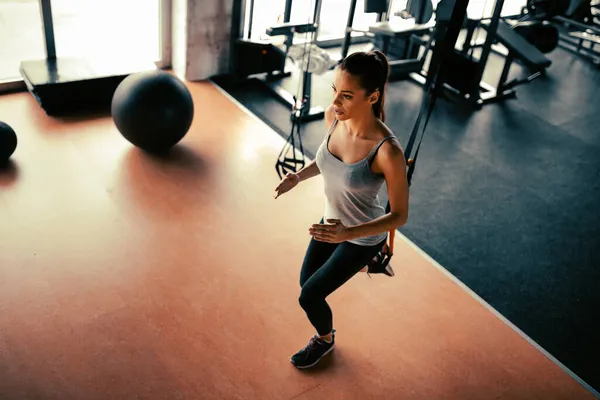 Jovem Atraente Forma Mulher Exercitando Ginásio Esporte Estilo Vida Saudável — Fotografia de Stock