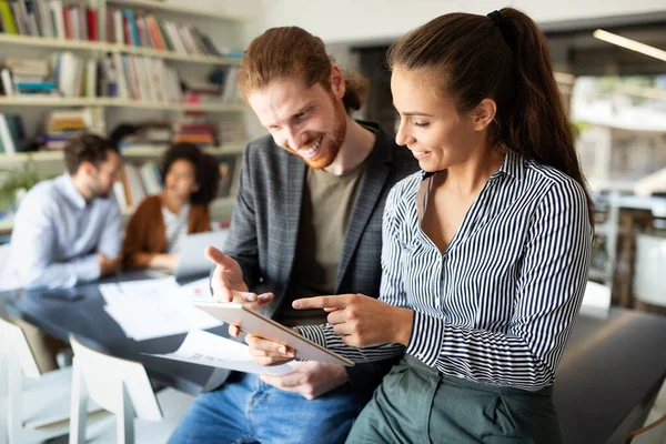 Ingénieurs Logiciels Personnes Travaillant Sur Projet Programmation Entreprise — Photo