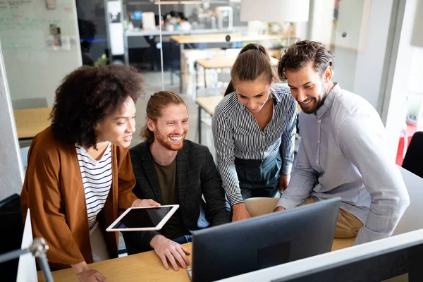 Ingegneri Software Persone Che Lavorano Sul Progetto Programmazione Azienda — Foto Stock