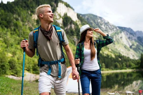 Group Friends Hiking Camping Trip Mountains — Stock Photo, Image