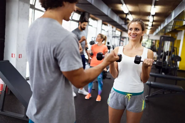 Groupe Personnes Athlétiques Travaillant Dans Gymnase — Photo