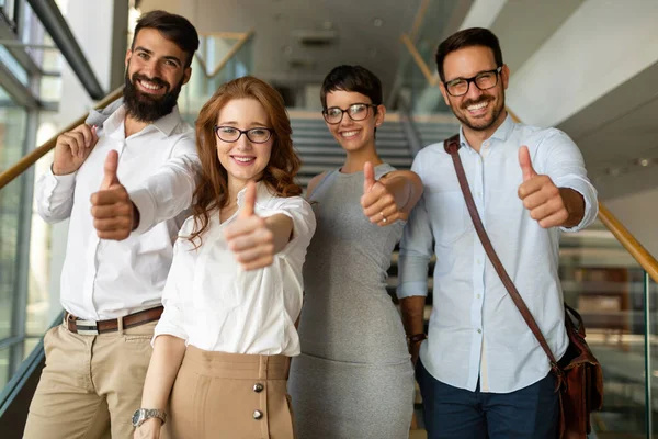 Retrato Empreendedores Sucesso Empresários Atingindo Objetivos — Fotografia de Stock