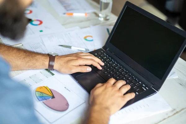 Successful Young Businessman Working Office Analyzing Business Data Notebook — Stock Photo, Image