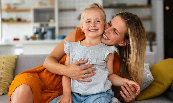 Amor Familia Paternidad Concepto Infancia Hermosa Joven Madre Hijo Jugando — Foto de Stock