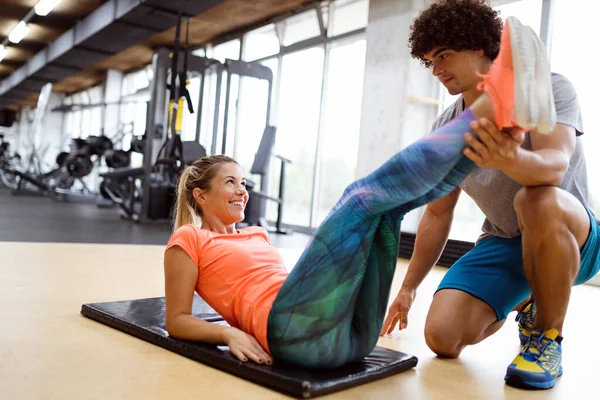 Porträt Glücklich Fitter Junger Sportler Freunde Die Gemeinsam Fitnessstudio Trainieren — Stockfoto