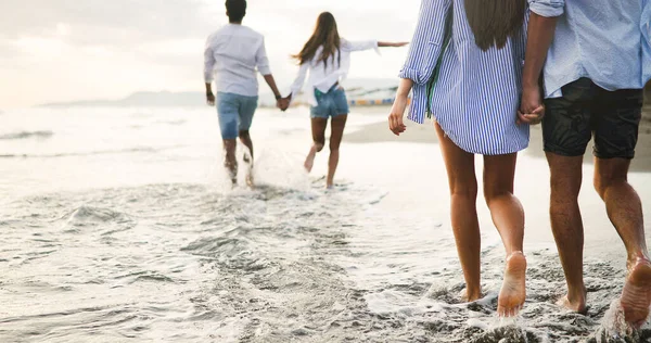 Arkadaşlık özgürlüğü yaz tatili konsepti