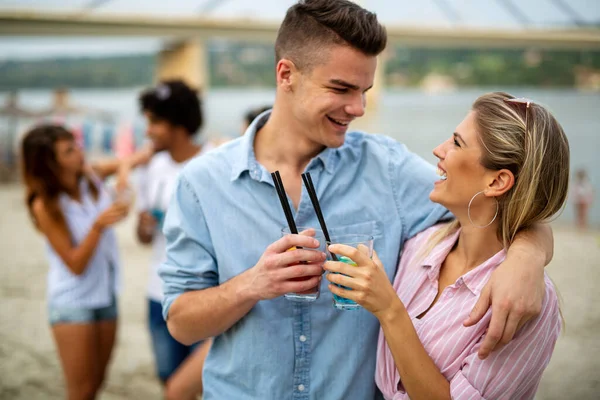 Happy Friends Group Having Fun Beach Party Drinking Cocktail Sunset — Stock Photo, Image