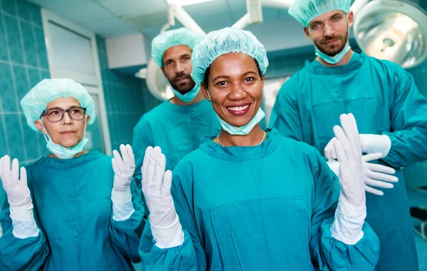 Portret Van Een Succesvol Medisch Chirurg Team Operatiekamer Klaar Werken — Stockfoto