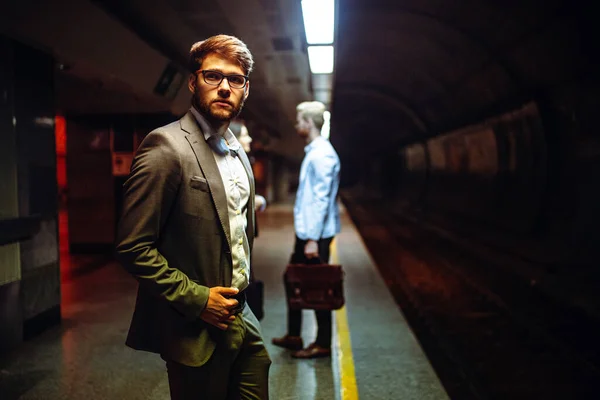 Business People Waiting Underground Subway Transportation — Stock Photo, Image