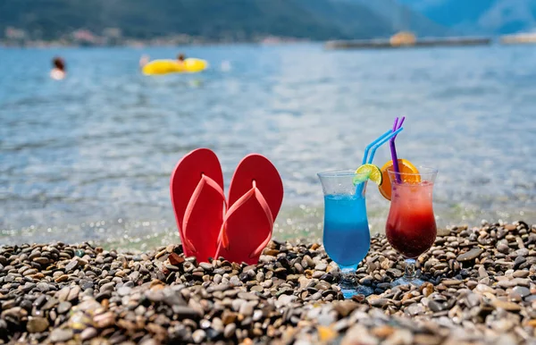 Strandhintergrund Mit Cocktails Meer Reisemenschen Urlaub Sommer Trinken Urlaubskonzept — Stockfoto