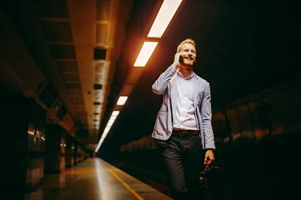 Hipster Happy Successful Businessman Smartphone Waiting Metro Subway — 스톡 사진