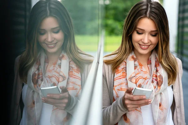 Vackra Unga Företag Student Kvinna Med Mobiltelefon Utomhus Begreppet Kommunikationsteknik — Stockfoto