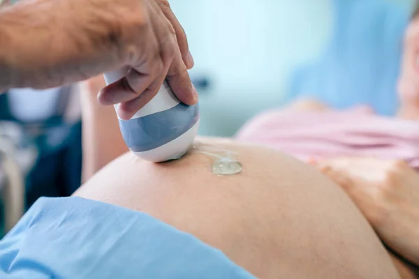Recorte Una Mujer Embarazada Durante Ecografía Hospital Clínica Salud Examen — Foto de Stock