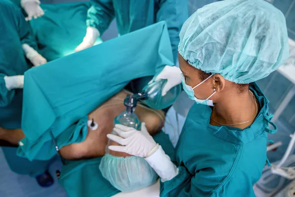 Médico Anestesiólogo Anestesió Paciente Quirúrgico Hospital Salud Cirugía Concepto Personas —  Fotos de Stock