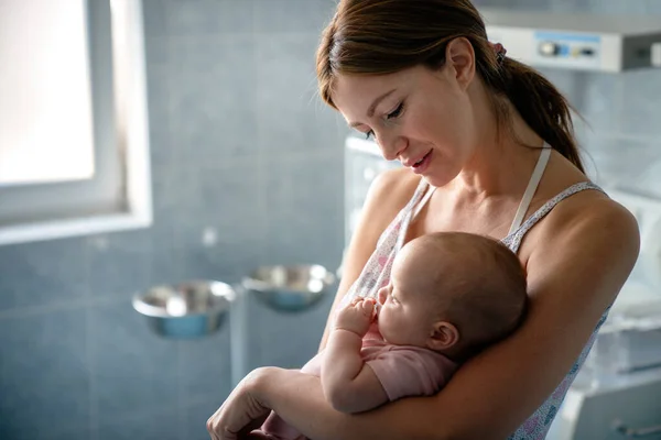 Portrait Beautiful Mother Her Baby Healthcare Medical People Concept — Stock Photo, Image