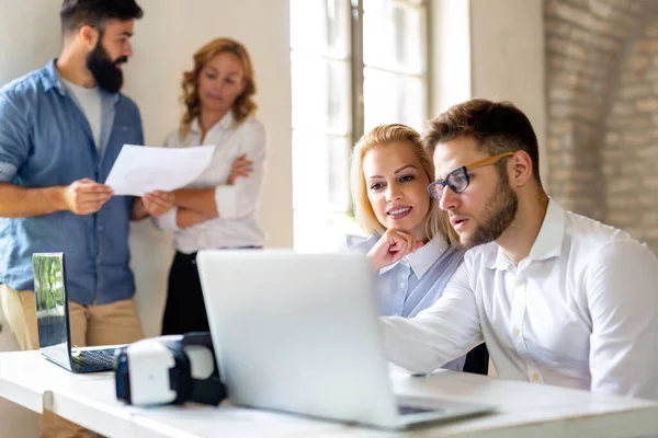 Grupo Jóvenes Empresarios Éxito Curso Formación Empresarial Oficina Concepto Educación — Foto de Stock