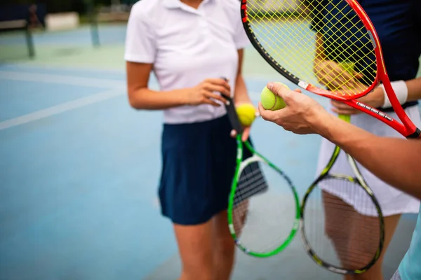 Portret Van Fitte Vrolijke Vrouwen Die Samen Tennissen Mensen Sport — Stockfoto
