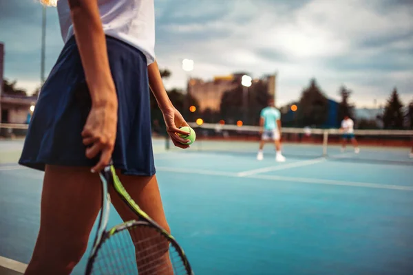 Portrait Jeune Femme Forme Heureuse Jouant Tennis Été Les Gens — Photo