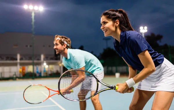 Tenisz Sport Emberek Koncepció Vegyes Fiatal Páros Ütő Teniszlabda Partner — Stock Fotó