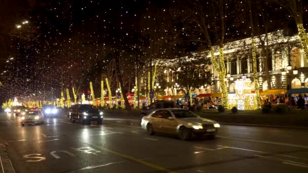 Τιφλίδα, Γεωργία - 24 Δεκεμβρίου 2021: Χριστούγεννα στην Τιφλίδα, Ρουσταβέλι — Αρχείο Βίντεο