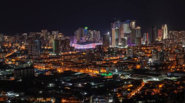 Batumi, Gürcistan - 31 Aralık 2021: Batum 'un Kentsel Görünümü Gece