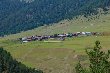Diklo, Georgia 'nın uzak Tusheti köyü manzaralı. Seyahat
