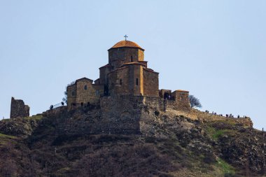 Jvari Manastırı, Gürcistan 'ın Mtskheta kenti yakınlarında bulunan Gürcü ortodoks manastırıdır.