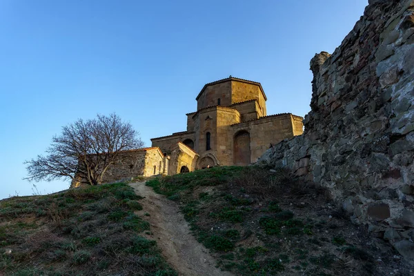 Jvari修道院 Jvari Monastery ジョージア共和国のマツヘタ近郊にある正統派の修道院 — ストック写真