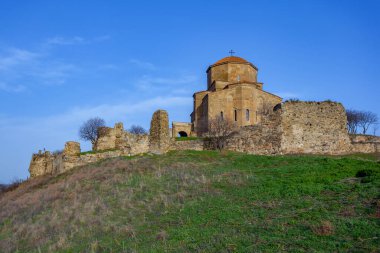 Jvari Manastırı, Gürcistan 'ın Mtskheta kenti yakınlarında bulunan Gürcü ortodoks manastırıdır.
