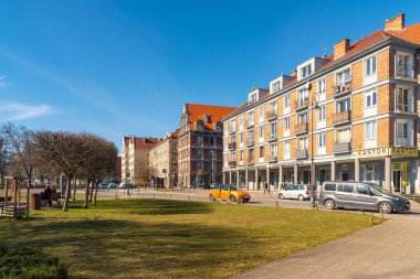 Gdansk, Polonya - 11 Mart 2022: Eski Gdansk kasabasının sokak manzarası