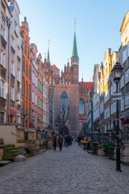 Gdansk, Polonya - 12 Mart 2022: Mariacka Caddesi 'nin mimarisi. Seyahat