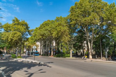 Tiflis, Georgia - 18 Eylül 2021: Chavchavadze Bulvarı, Tiflis. Seyahat