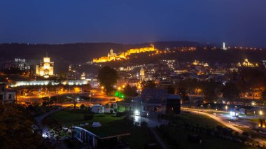 Tiflis, Gürcistan - 6 Kasım 2021: Narikala. Metekhi kilisesi. Seyahat