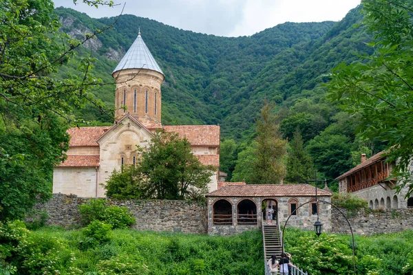 Kvatakhevi Karli 'deki bir ortaçağ Gürcü Ortodoks manastırı. Din