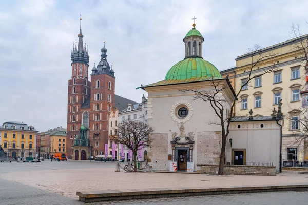 Krakow Poland March 2022 Mary Basilica Krakow Main Square Mariacki — Zdjęcie stockowe