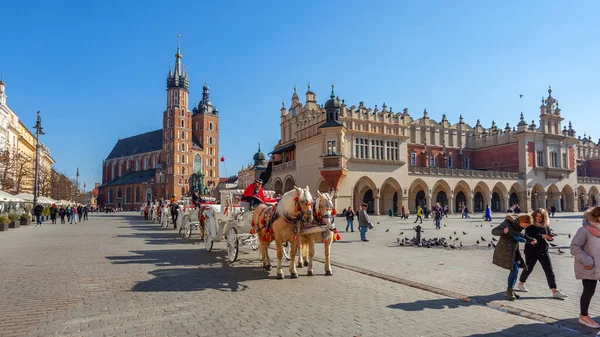 Krakow Poland March 2022 Horse Carriages Main Square Krakow Travel — Foto de Stock