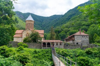Kvatakhevi Karli 'deki bir ortaçağ Gürcü Ortodoks manastırı. Din