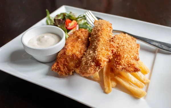 Deep Fried Fish Chips Salad Sour Sauce White Plate Table — Stock fotografie