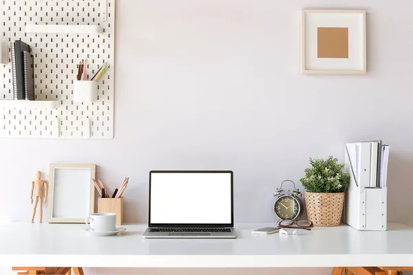 Escritorio Espacio Trabajo Portátil Espacio Copia Pantalla Blanco Imagen Negocio — Foto de Stock