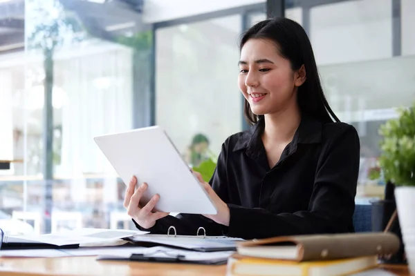 Attractive Young Businesswoman Sitting Modern Office Using Digital Tablet — 图库照片