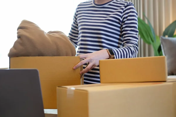 Cropped Shot Young Start Small Business Owner Preparing Parcel Box — Φωτογραφία Αρχείου